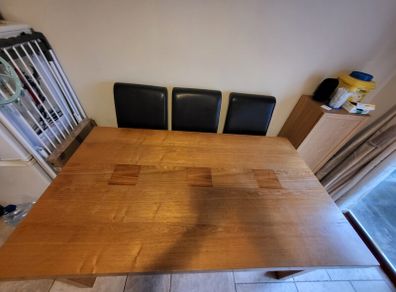 kitchen table free chairs