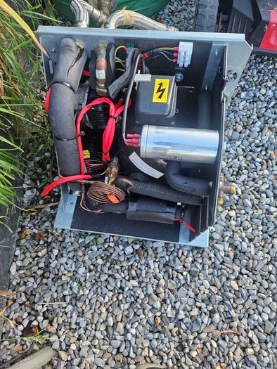 Thermodynamic Box hot water system
