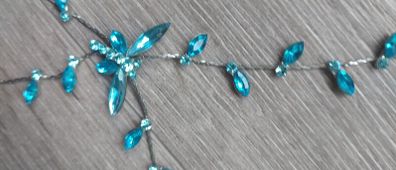 Blue rhinestones and silver chain