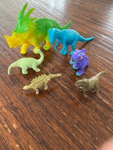 toys dinosaurs