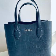 Beautiful Furla Era tote in grey croc-embossed genuine leather.