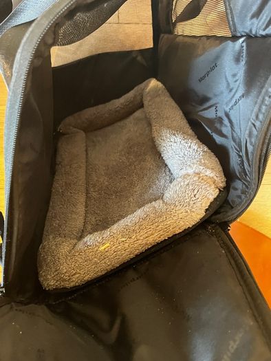 pet carrier
