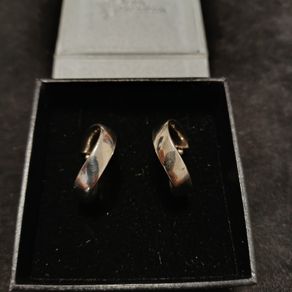 Very nice 925 sterling silver earrings.