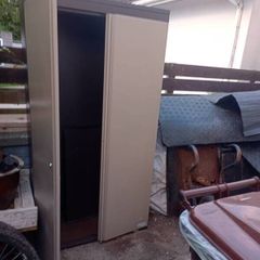 metal storage unit