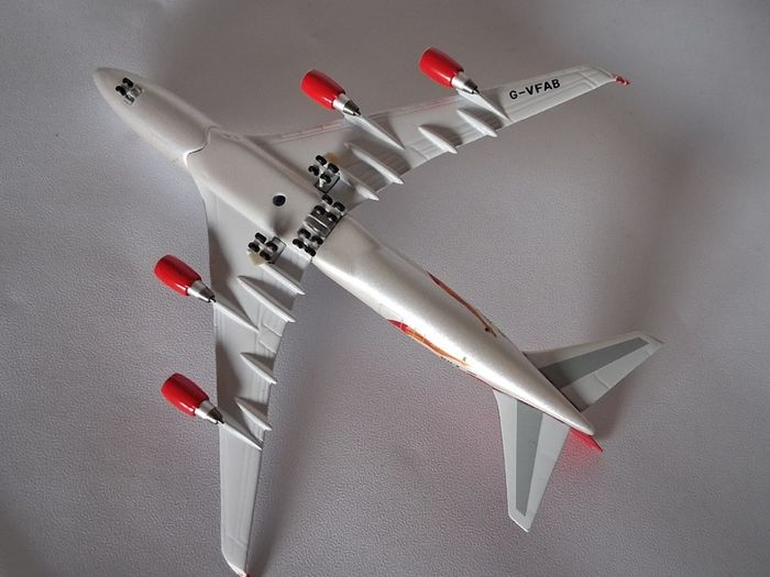 1:500 Virgin Atlantic Boeing 747-400 Lady Penelope G-VFAB