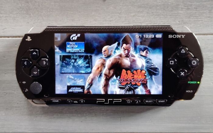 Psp 1004 MODDED 64gb 40 psp games on unit Original Battery