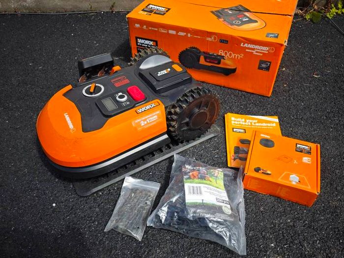Worx Landroid L800 WR148E Robot Lawnmower / 800m / Complete Kit
