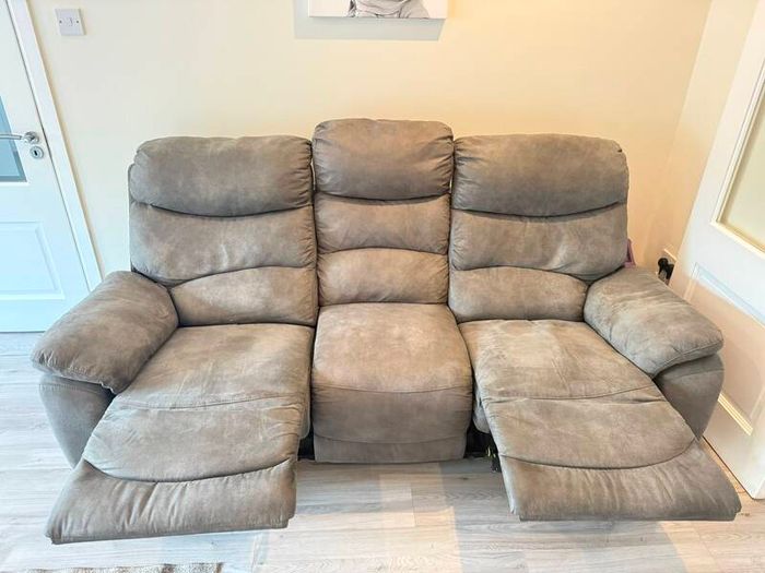 3 seater electric reclining sofa