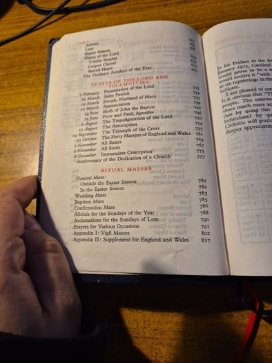 The Sunday Missal, 1987. Sunday Masses for the entire three-year cycle complete in one volume. Collins