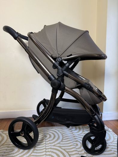 Full Egg 3 travel system Cybex car seat and isofix base