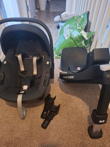Maxi Cosi Pebble 360 with isofix Base