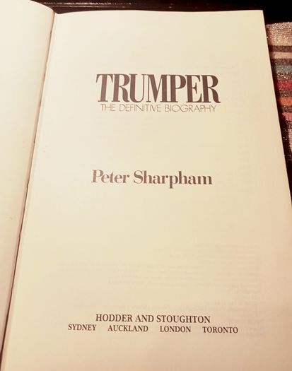 1985. Trumper. The Definitive Biography. Peter Sharpham.