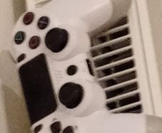 PS4 controller