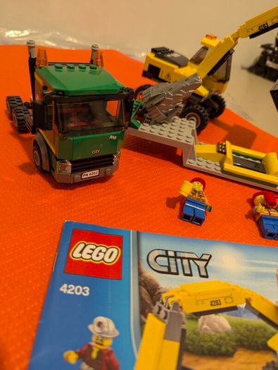 Lego City 4204 Excavator and Transport