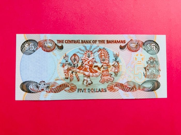 Bahamas   5  DOLLARS  2001  . Pick  63b.  Uncirculated