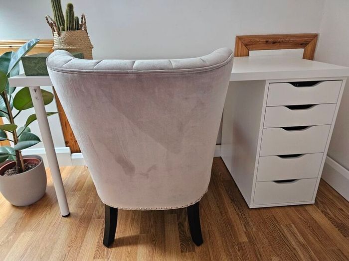 Office desk with drawers unit