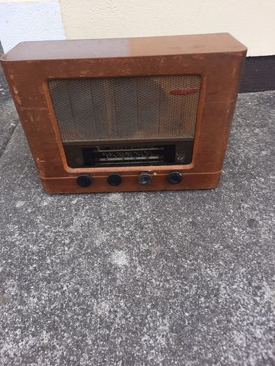 antique radio