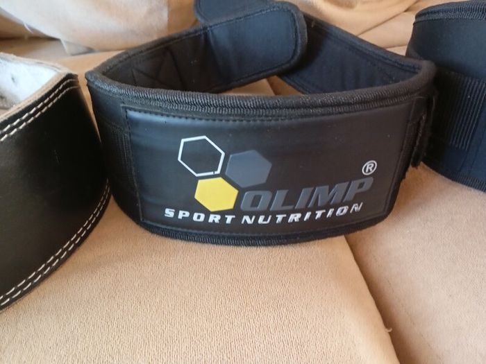 weightlifting belts X 3 and 2x lifting strap sets