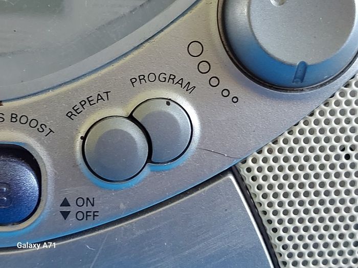 PHILIPS CD Radio Cassette Recorder Model AZ1008, Radio is excellent, great volume, CD Tape not working