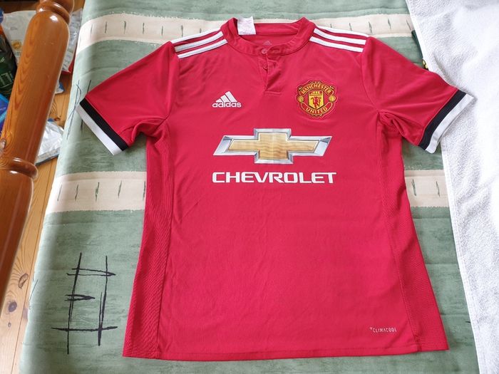 Manchester United Football Club Home Jersey 2017 to 2018 Childrens Large