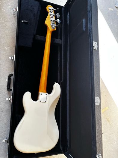 Fender Precision Bass
