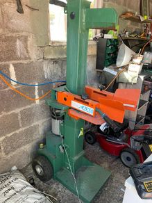 Log splitter