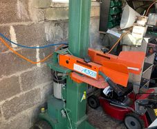 Log splitter