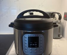Instant Pot Duo 7 in 1 5.7L Electric Pressure Cooker