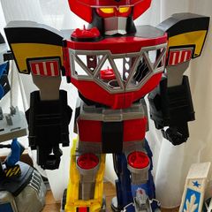 Robot transformer fortress