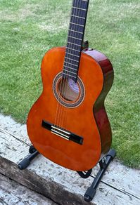 Valencia VC103K 3/4 Classical Guitar with Case & Picks