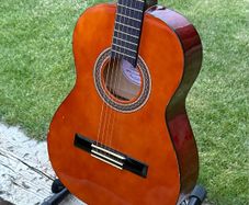 Valencia VC103K 3/4 Classical Guitar with Case & Picks