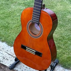 Valencia VC103K 3/4 Classical Guitar with Case & Picks