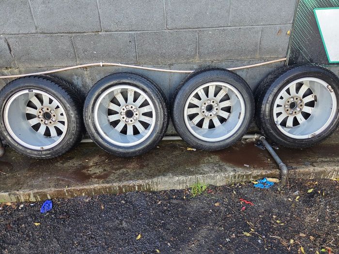 Alloy Wheels with Tyres