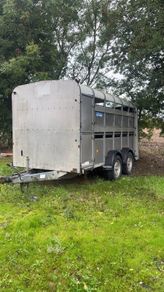 Cattle trailer