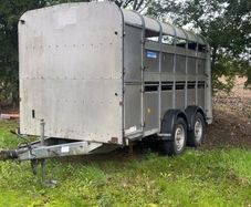 Cattle trailer