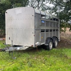 Cattle trailer