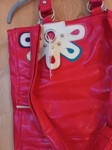 Elecanz  Large Red Handbag.  S. Large.  B.N.W.T