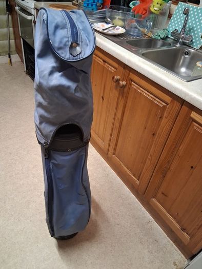 Golf Clubs. Complete Set Of Mens Right Handed Golf Clubs. Collect In Malahide Or Receive Via Registered Post.