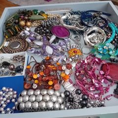 coametic jewellery