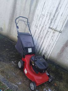 Briggs and Stratton self drive lawnmower