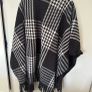 womens poncho Image 2