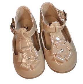 Girls shoes