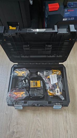 DeWalt DCD796 18V XR Brushless Combi Drill Kit