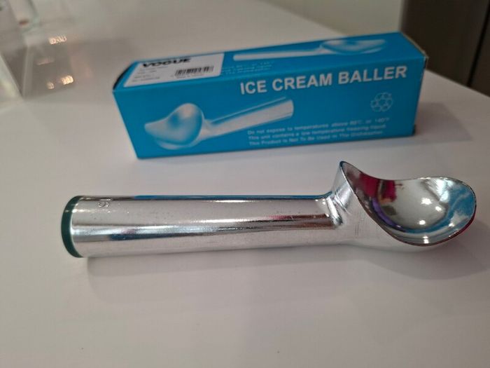 2 x scoop dor ice cream