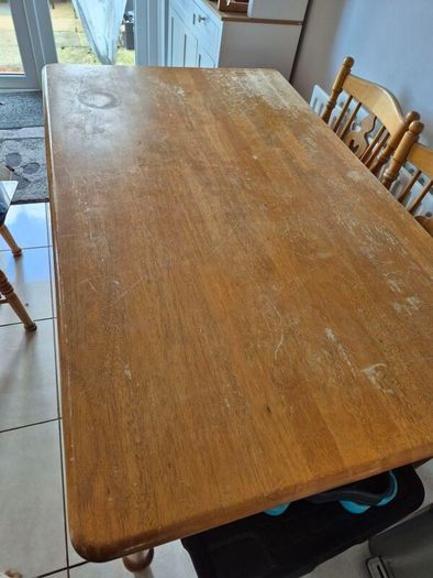 table and 6 chairs