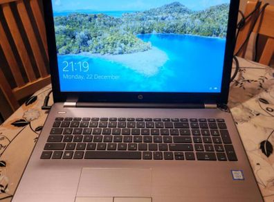 Student fast Laptop HP 250 G6 / Intel i7-7500U @2.70GHz /8GB RAM /. See the pictures.