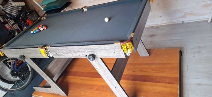 Pool table