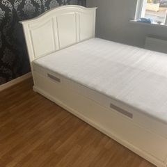 king size bed and mattress