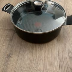 Kitchen pot