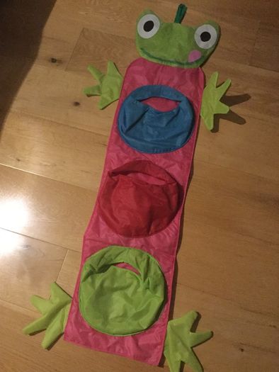 Hanging toy storage
